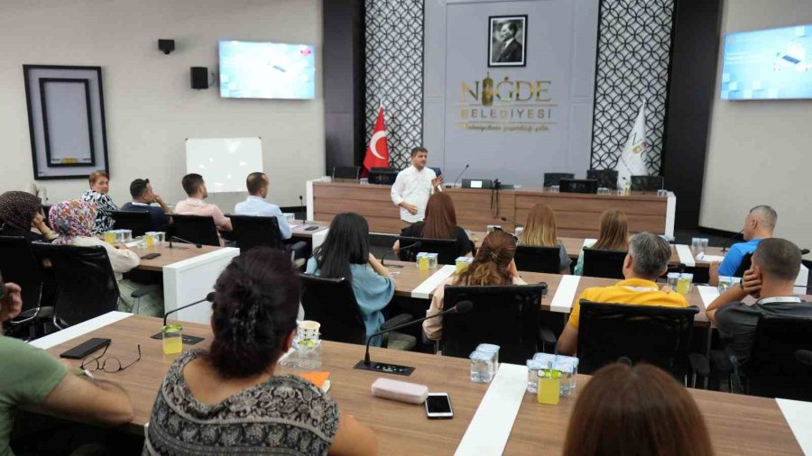 Niğde’de Belediye Personeline Resmi Yazışma Eğitimi Verildi