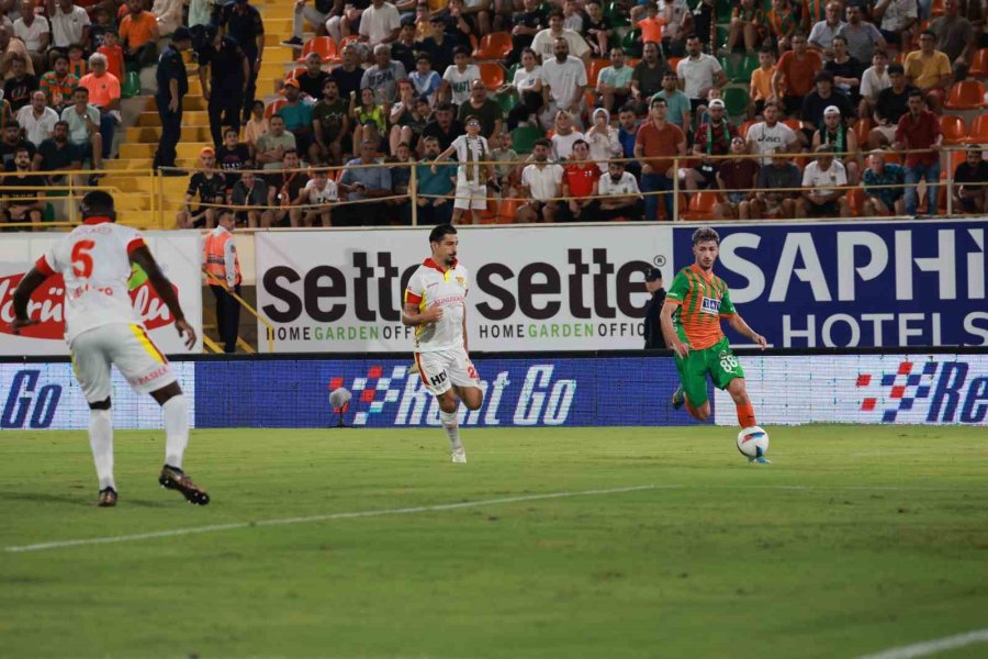 Trendyol Süper Lig: Corendon Alanyaspor: 0 - Göztepe: 1 (ilk Yarı)