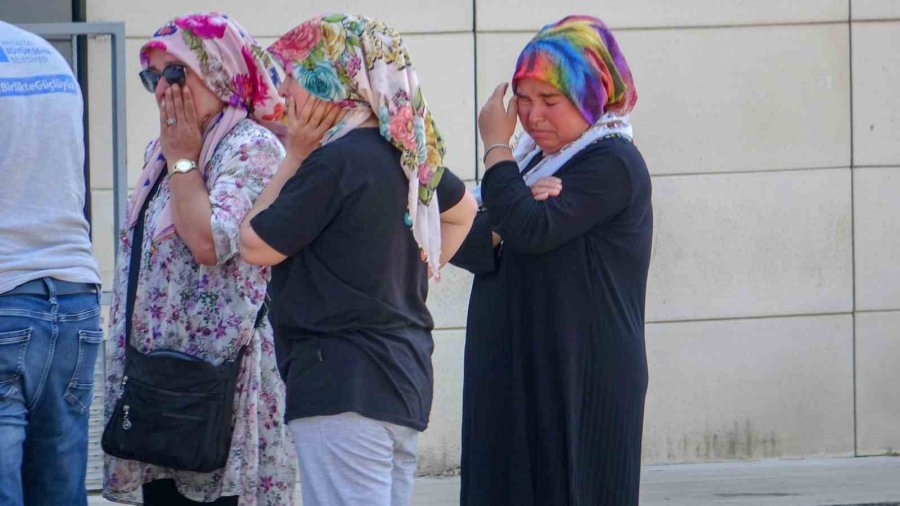 Antalya’daki Huzurevi Yangınında Hastaneye Kaldırılan 2 Kişiden Acı Haber