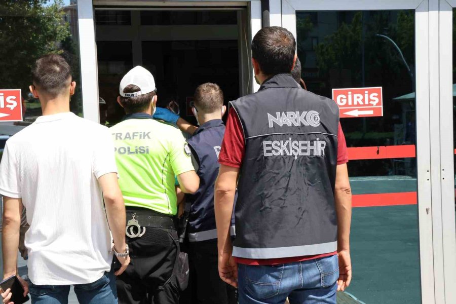 Eskişehir Merkezli 11 İlde Düzenlenen “narkoçelik-34” Operasyonlarında 103 Şüpheli Yakalandı, 100’ü Tutuklandı