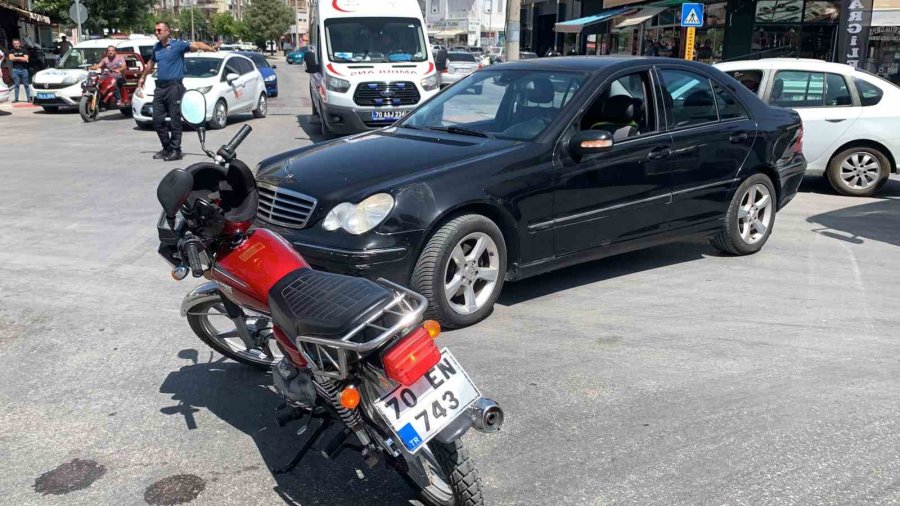 Karaman’da Otomobille Çarpışan Motosiklet Sürücüsü Yaralandı