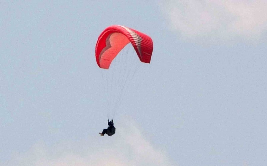 Bisiklet Ve Paraşüt Sevdalıları Mersin Erdemli’de Buluştu