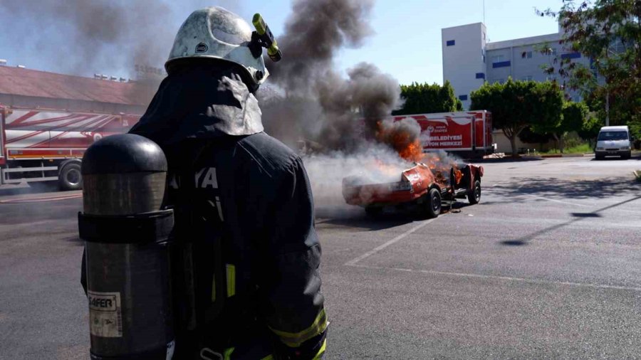 Antalya İtfaiyesinden Elektrikli Araç Söndürme Kiti