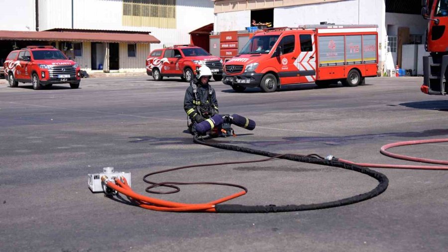 Antalya İtfaiyesinden Elektrikli Araç Söndürme Kiti