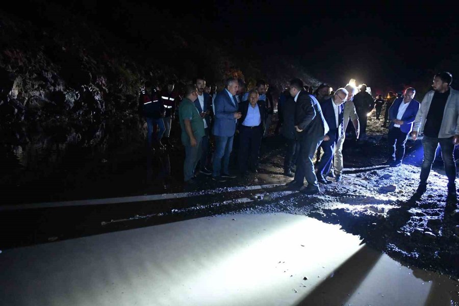 Kayseri Büyükşehir, Tüm İmkânlarıyla Bünyan’daki Sel Bölgesinde Yaraları Sarıyor