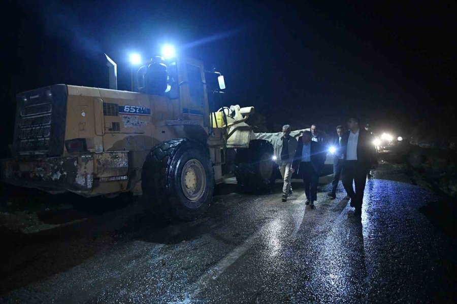 Kayseri Büyükşehir, Tüm İmkânlarıyla Bünyan’daki Sel Bölgesinde Yaraları Sarıyor