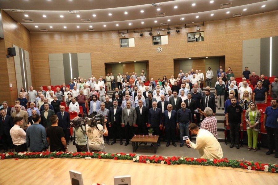 Melikgazi Belediyesi Kayseri’nin Ulu Çınarı Kayseri Lisesi Tarihi Kitabının Tanıtımını Yaptı