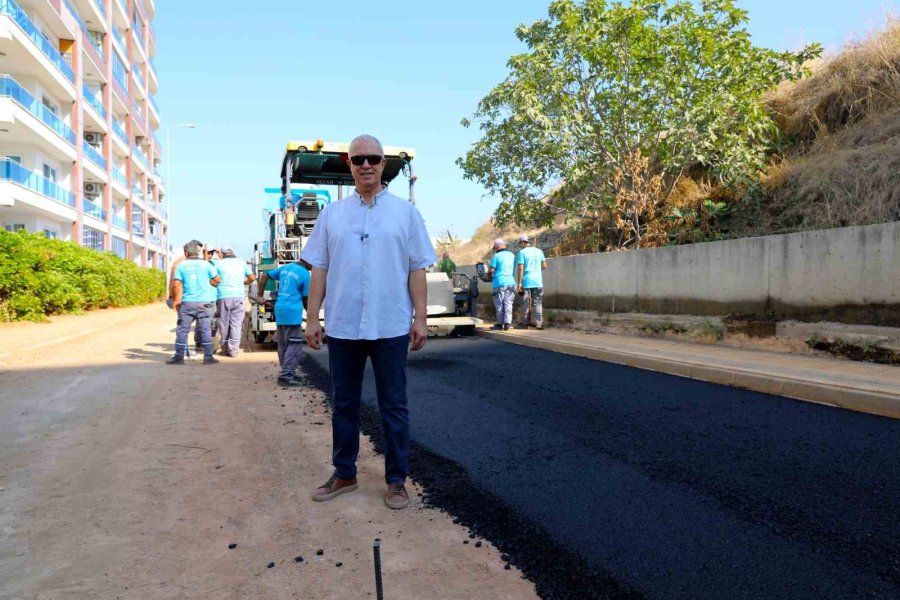 Alanya Belediyesi’nden Mahmutlara Sıcak Asfalt