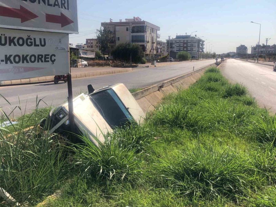 Kanala Uçan Araçtan Burnu Kanamadan Çıktı, "çekici Şimdi Gelecek Kameralara Şov Yapacak, Benden De Geveze" Dedi