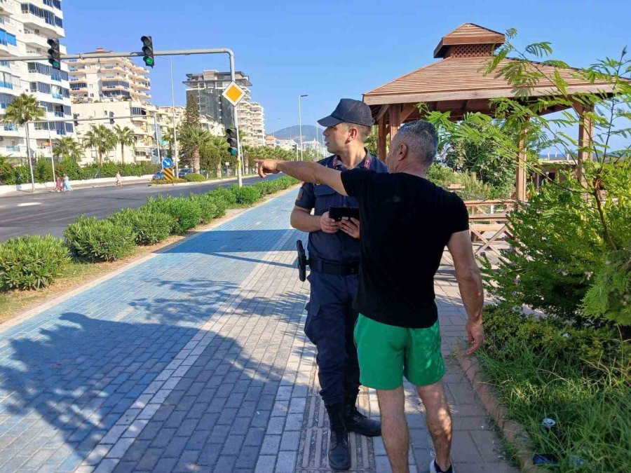 Alanya’da Jandarmadan Sahil Şeridi Ve Plajlarda Denetim