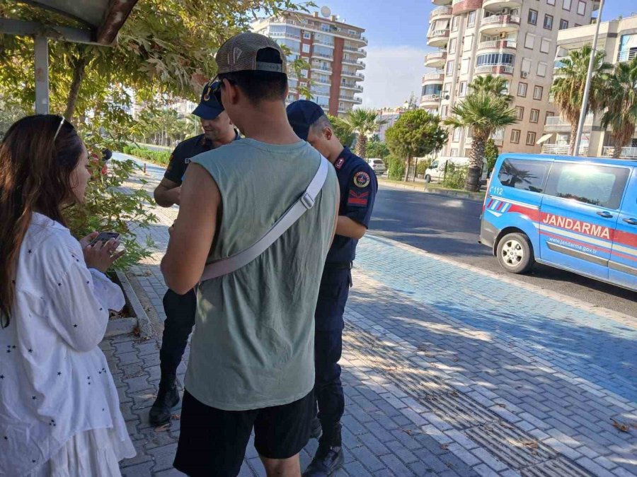 Alanya’da Jandarmadan Sahil Şeridi Ve Plajlarda Denetim