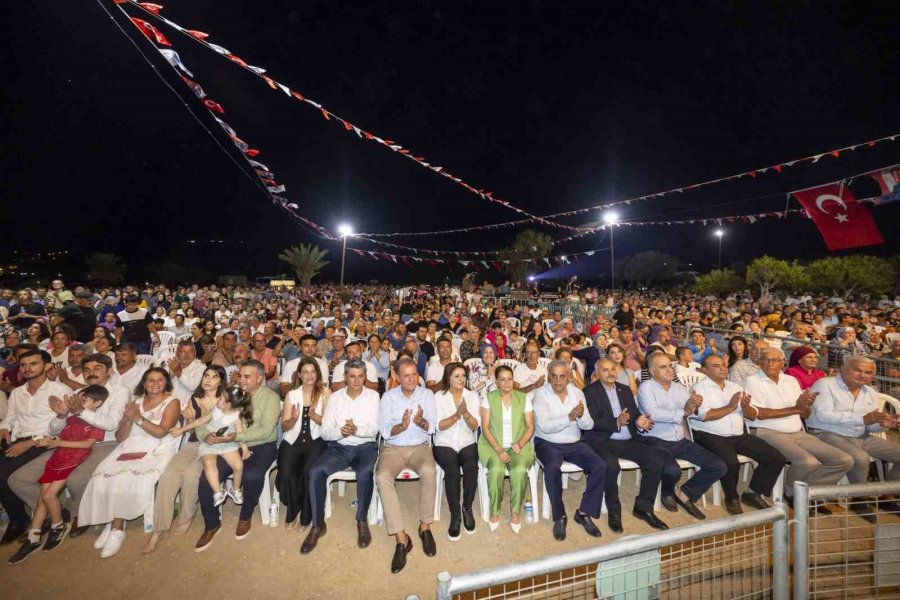 Başkan Seçer, ’1. Aydıncık Yaza Veda Festivali’ne Katıldı