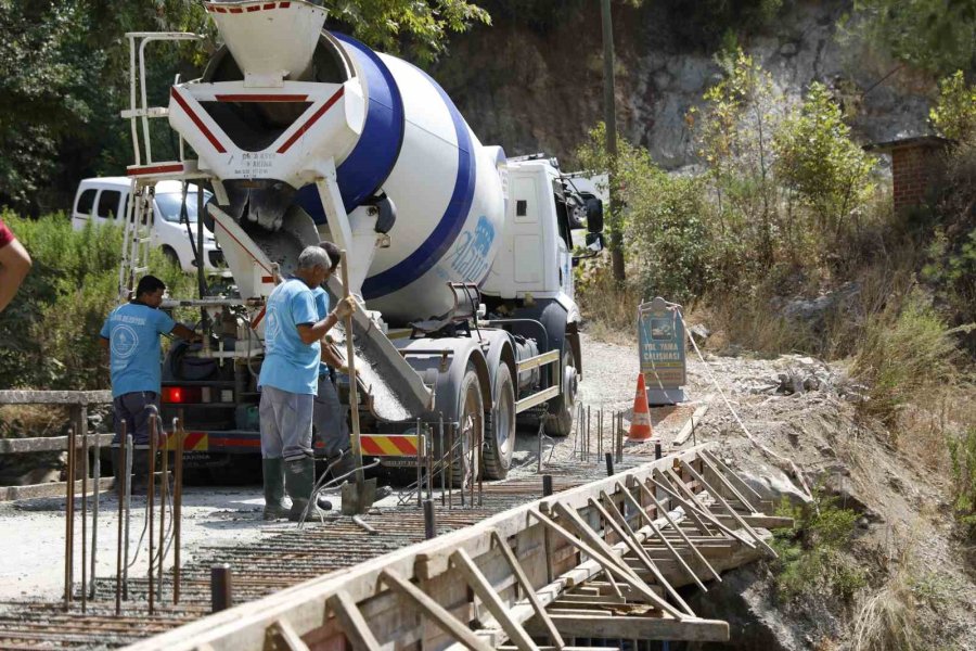 Alanya’da 64 Yıllık Köprüyü Yeniliyor