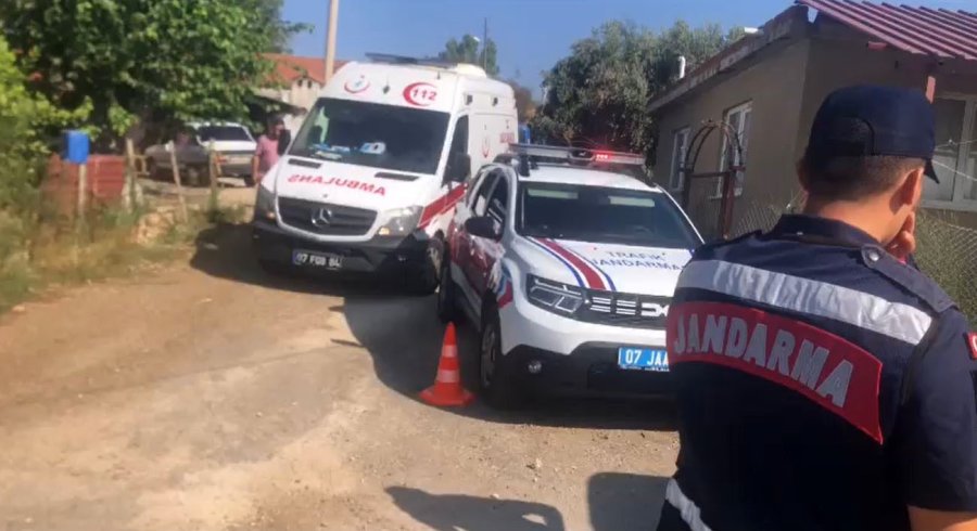 Akrabalar Arasında Çıkan Kavgada Kan Aktı: 1 Ölü, 3 Yaralı