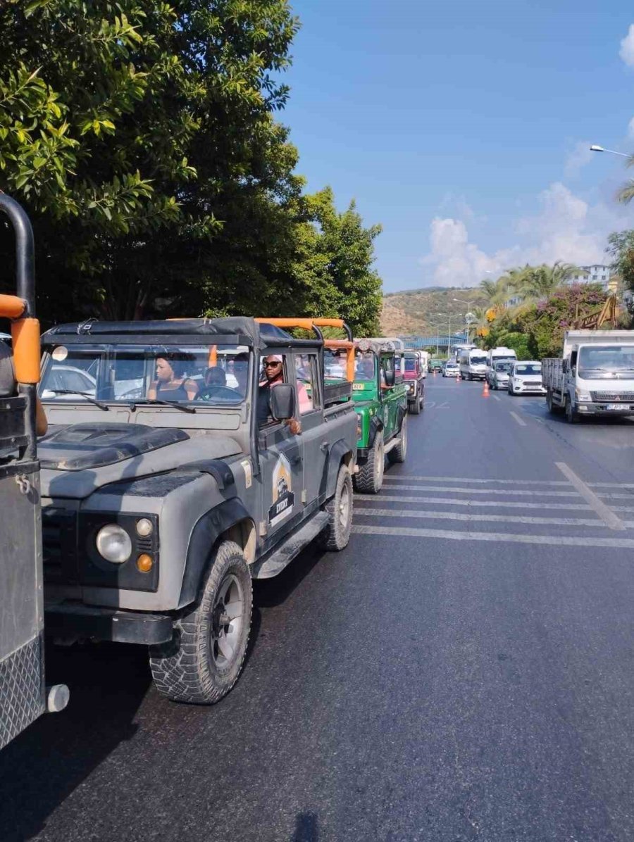 Alanya’da Kurallara Uymayan Safari Araçlarına Ceza Kesildi