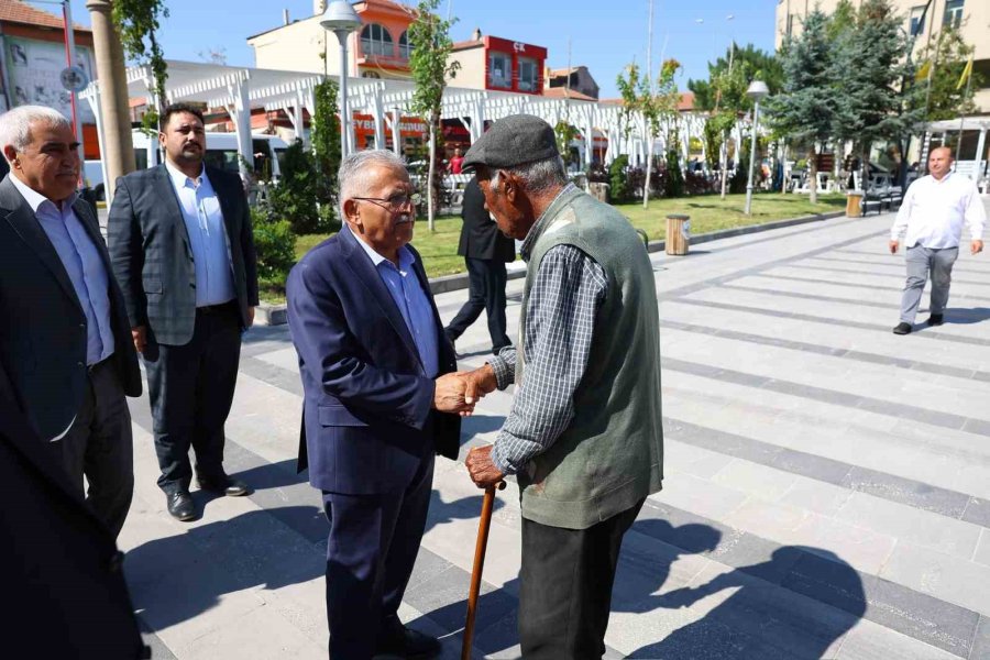 Başkan Büyükkılıç, Tomarza Esnafını Ziyaret Etti