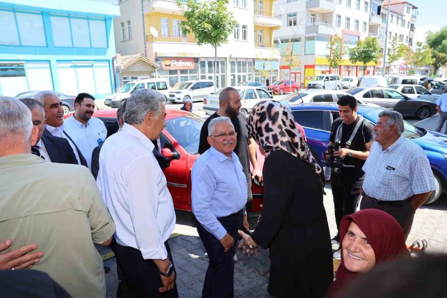 Başkan Büyükkılıç, Tomarza Esnafını Ziyaret Etti