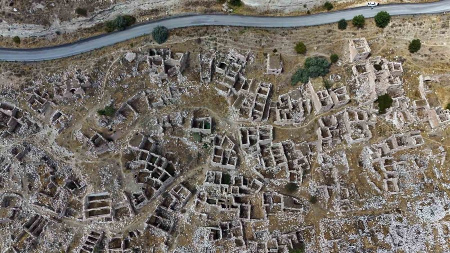 Sular Çekildi, Mahalle Ortaya Çıktı