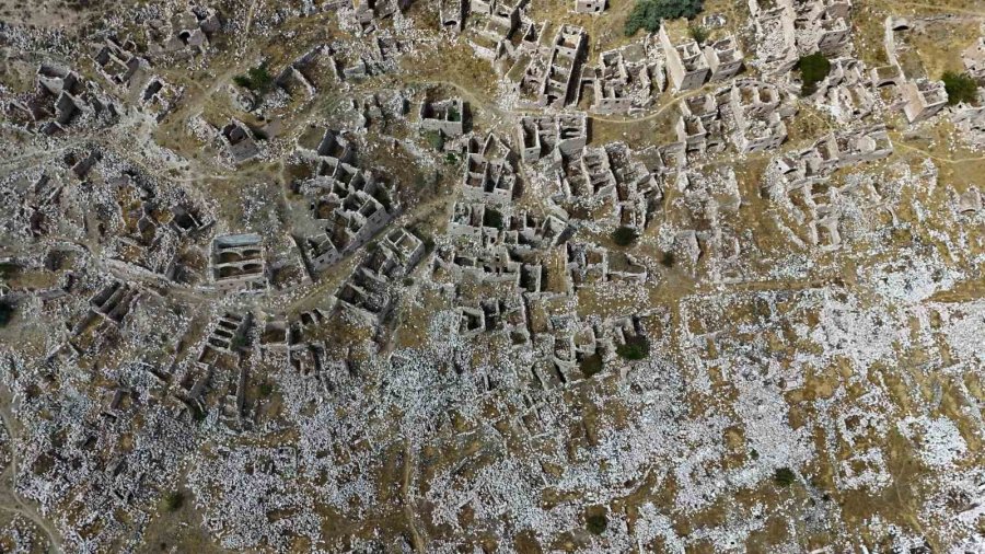 Sular Çekildi, Mahalle Ortaya Çıktı