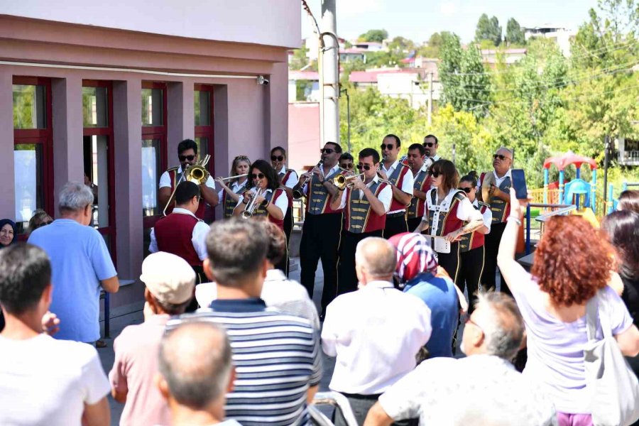 Uluslararası Gülnar Bilim Ve Kültür Etkinlikleri Başladı