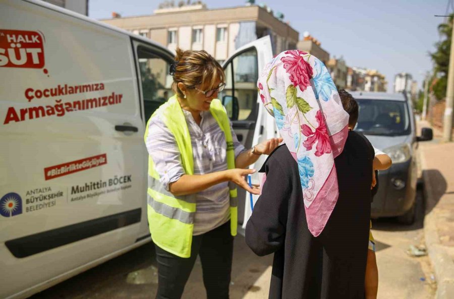 Antalyalı Ailelere Halk Süt Ve Halk Mama Desteği