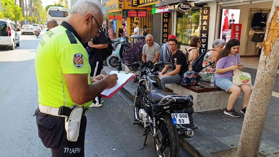 Kaza Yaptırdı, Olay Yerinden Kaçtı