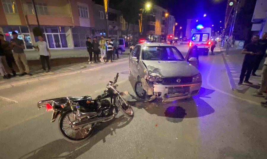 Konya’da Otomobil İle Motosiklet Çarpıştı: 2 Yaralı