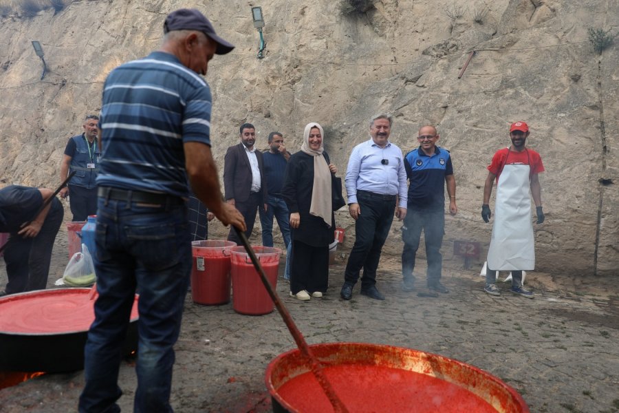 Başkan Palancıoğlu, Salça Günleri’nde Evliyalar Parkı’nı Ziyaret Etti