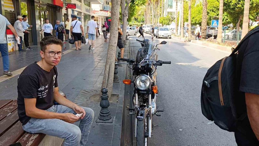 Kaza Yaptırdı, Olay Yerinden Kaçtı