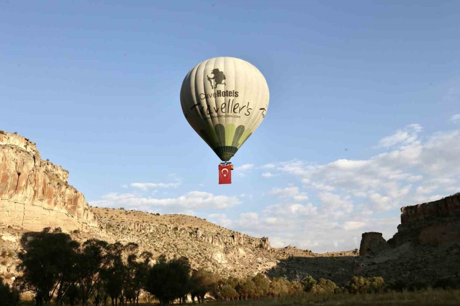 Aksaray’da Sevgi Evi Çocukları Çocuklar 30 Ağustos Zafer Bayramı’nı Balon Uçuşu İle Kutladı