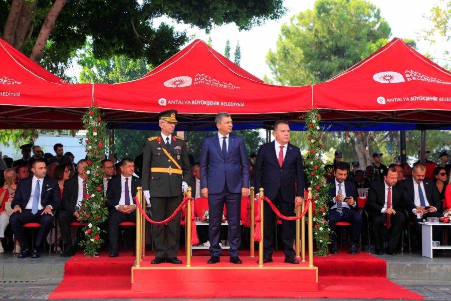 Antalya’da 30 Ağustos Coşkusu Yaşandı