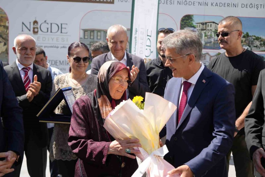 Yardımlardan Etkilendi, Belediyeye Mobil Aşevi Bağışladı