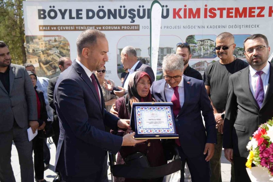 Yardımlardan Etkilendi, Belediyeye Mobil Aşevi Bağışladı