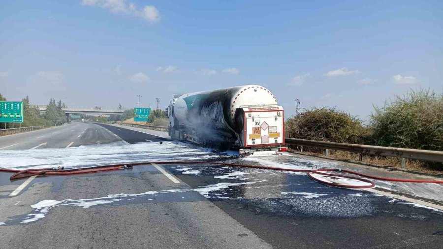 Mersin’de İtfaiyenin Zamanında Müdahalesi Faciayı Önledi