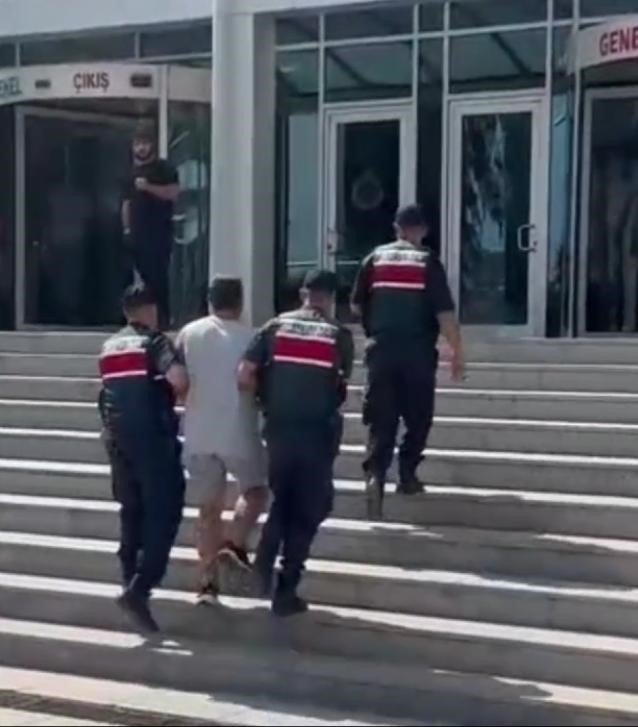 Mersin’de Aranan Şahıs Dolap Görünümlü Gizli Bölmede Yakalandı