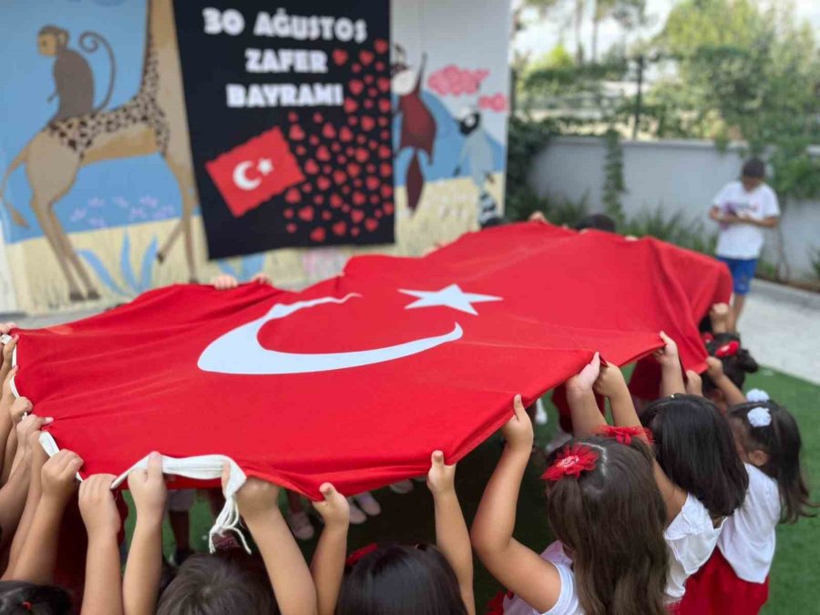 Başkan Seçer: "bağımsızlık Mücadelesinin Zaferle Taçlandığı Gündür Bugün"