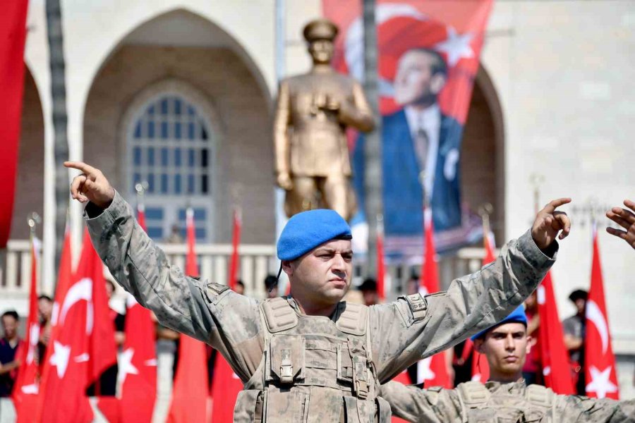 Başkan Seçer: "bağımsızlık Mücadelesinin Zaferle Taçlandığı Gündür Bugün"