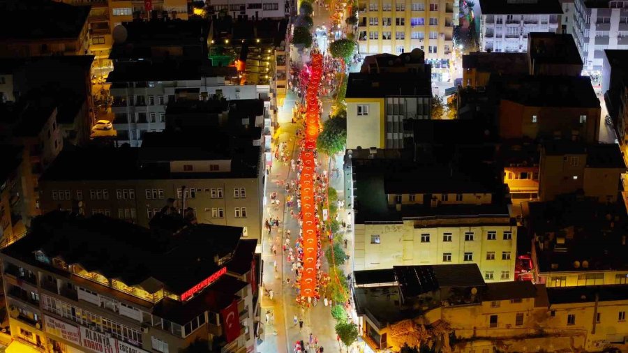 Alanya’da 30 Ağustos Zafer Bayramı Fener Alayıyla Kutlandı