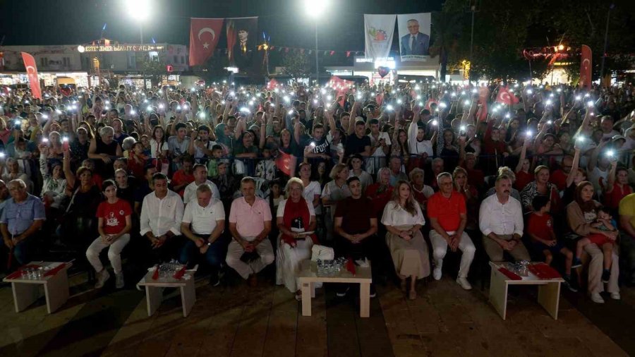 Kemer’de Zafer Bayramı Coşkusu