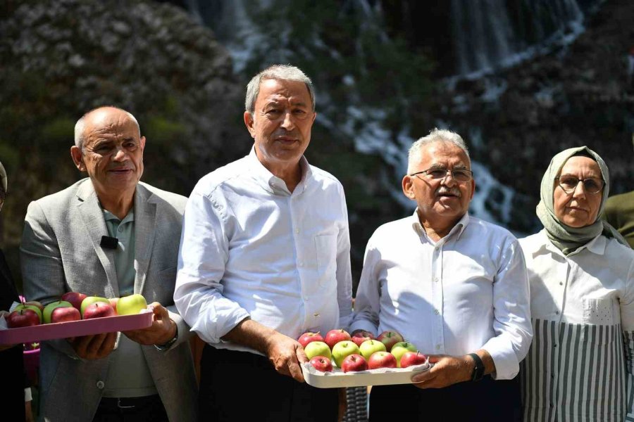 Başkan Büyükkılıç Ve Milletvekilleri Kapuzbaşı Sakinleri İle Buluştu