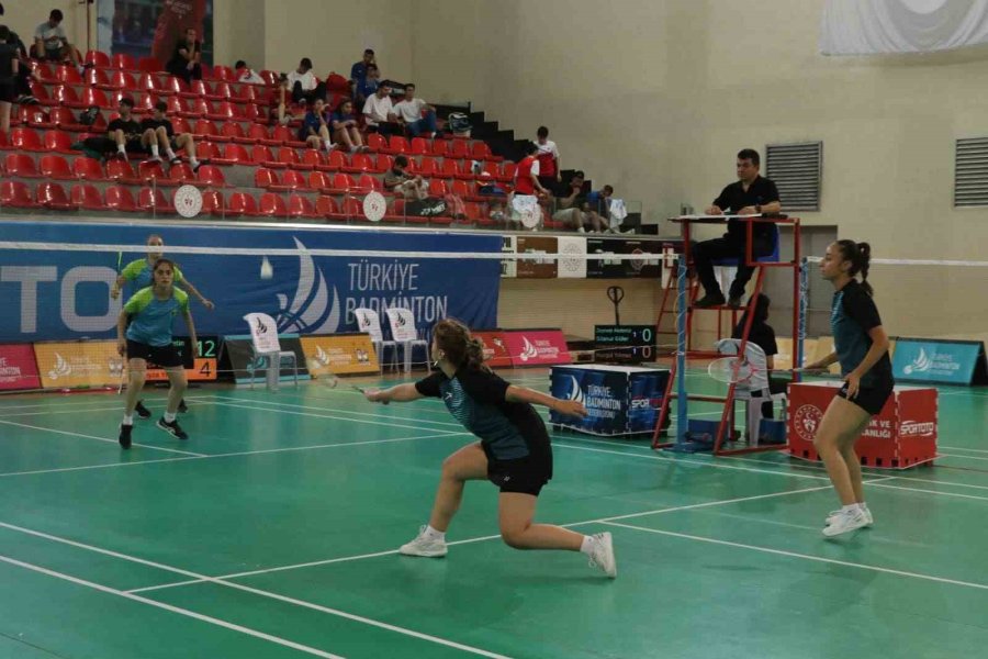 Badminton Süper Lig Müsabakaları Kayseri’de Devam Ediyor