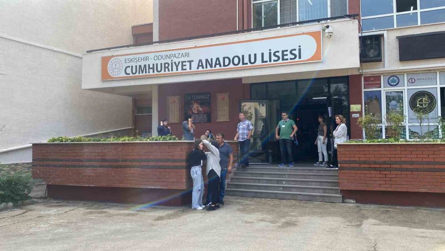 Koşarak Geldikleri Kpss’ye Saniyelerle Yetiştiler