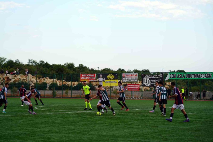 Süper Lig Maçı Değil, Mahalle Maçı: 15 Bin Kişi İzledi