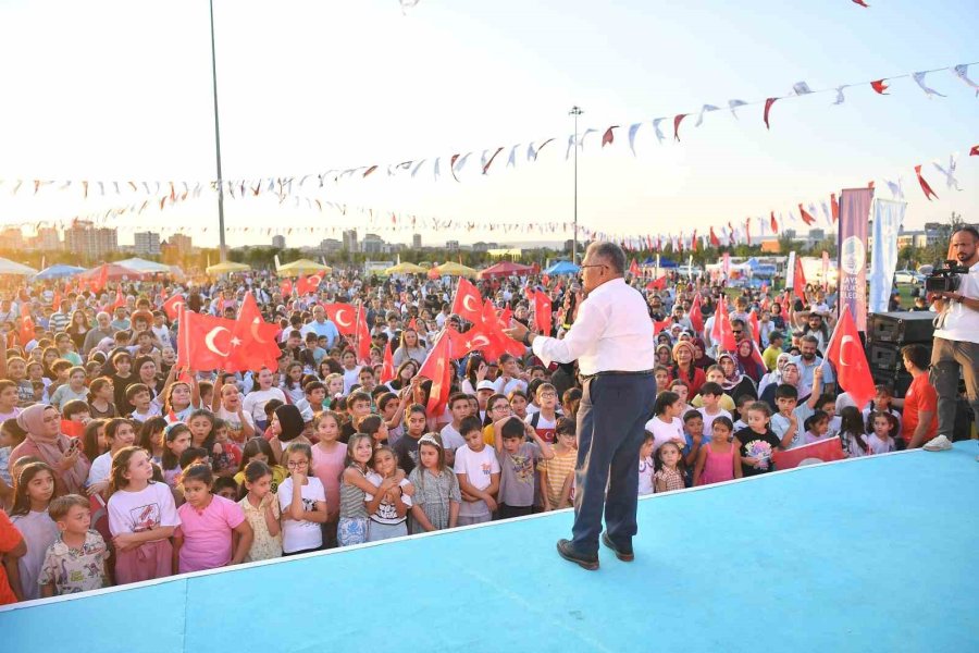 Spor Okulları Mezunlarını Verdi