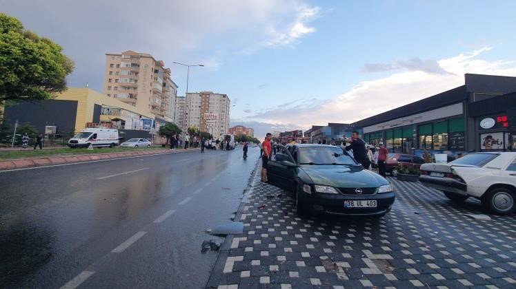 Kayseri’de Trafik Kazası: 5 Yaralı