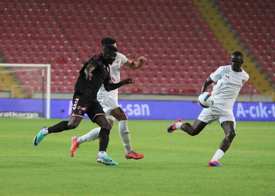 Trendyol Süper Lig: Hatayspor: 0 - Samsunspor: 1 (ilk Yarı)