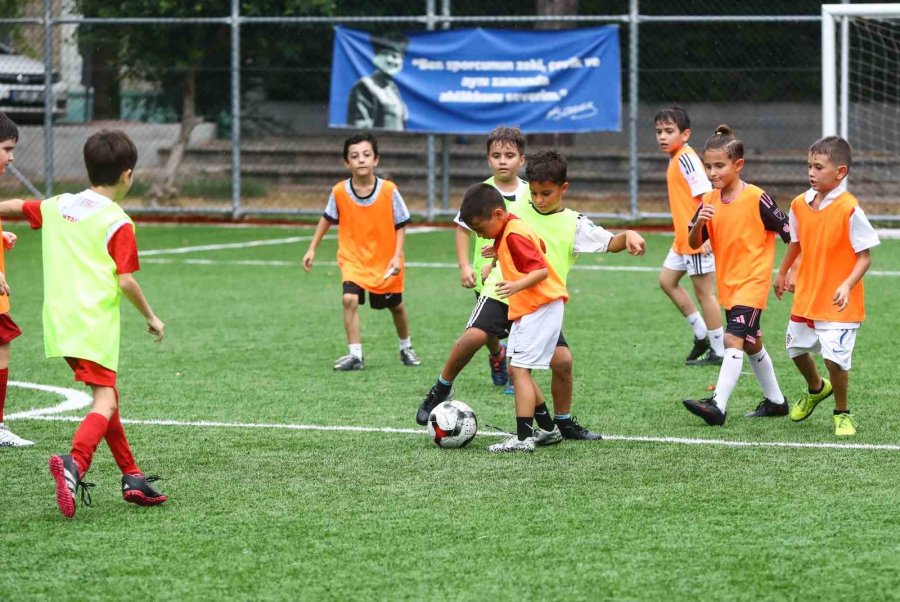 Antalya’da Miniklere Özel Turnuvası: Zafer Kupası