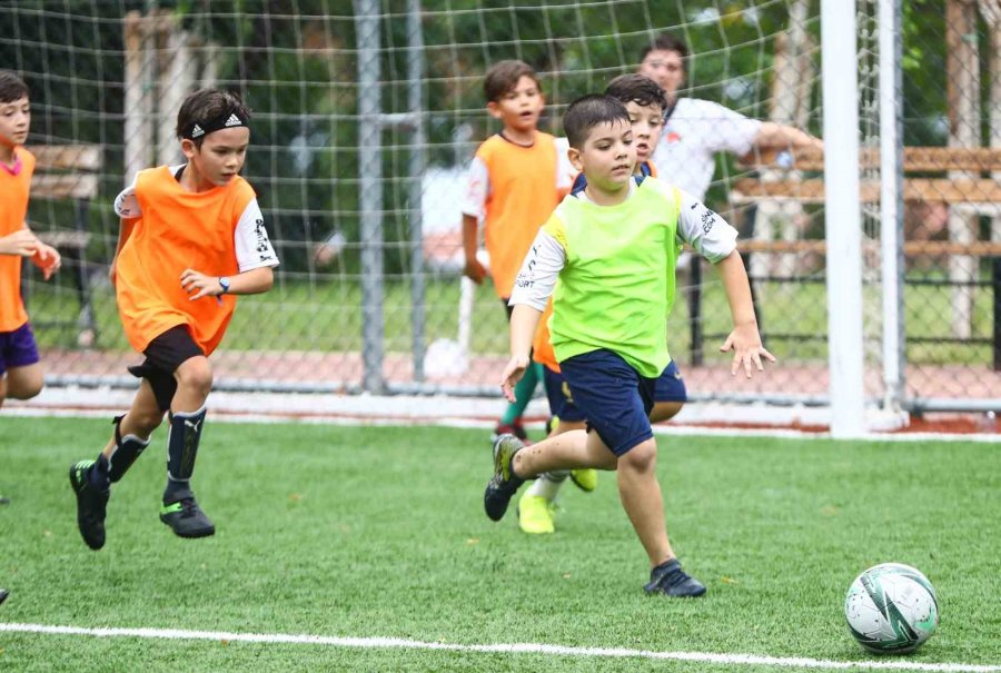 Antalya’da Miniklere Özel Turnuvası: Zafer Kupası