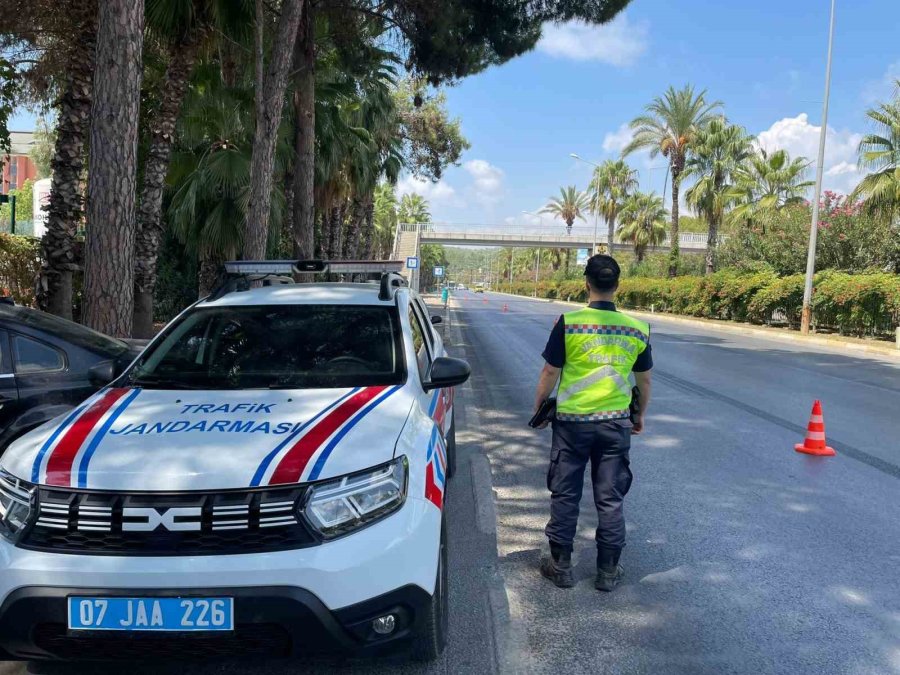 Alanya’da Jandarmadan Trafik Denetimi