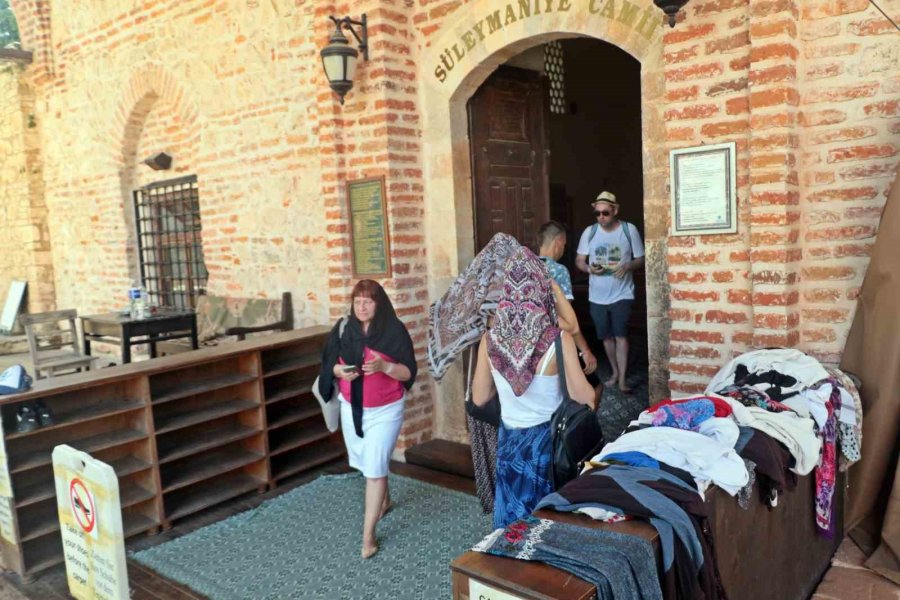 Alanya’da Selçuklu Mimarisi 793 Yıllık Camiye Turistlerin Yoğun İlgisi